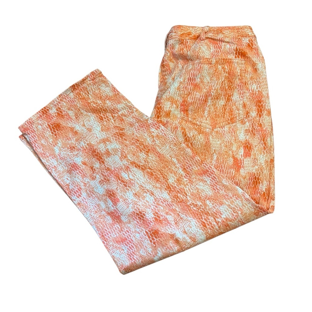Hearts of Palm‎ Orange and white python pattern capris​